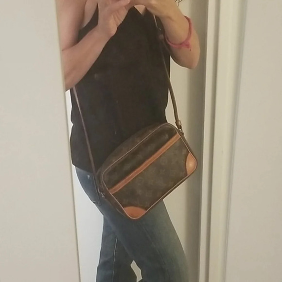 Louis Vuitton Monogram Trocadero Crossbody Bag - Picture 11 of 16